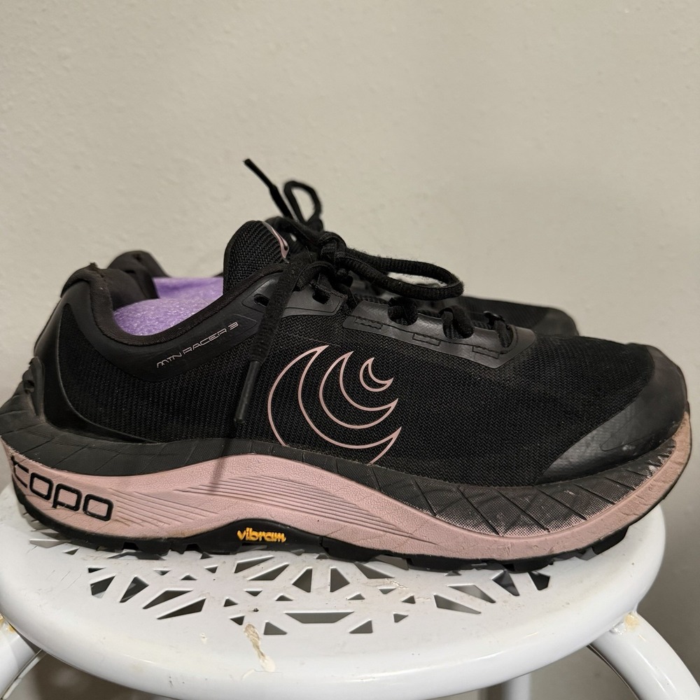 Topo Athletic MTN Racer 3 Women 8 Black Mauve Vibram Trail Running Shoes
